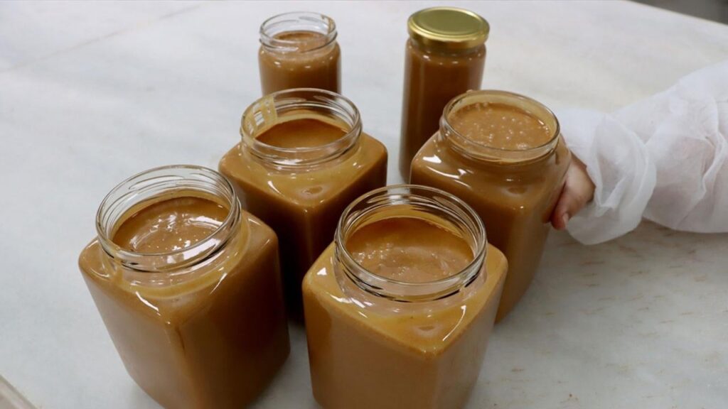 Bakteri tespit edilen tahin raflardan toplatılıyor