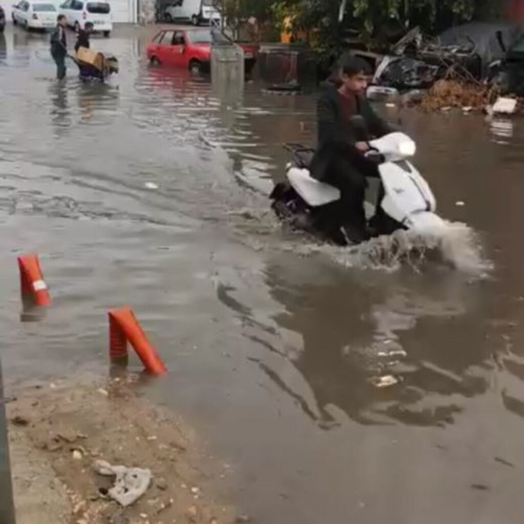 Batman’da sağanak Şırnak’ta kar