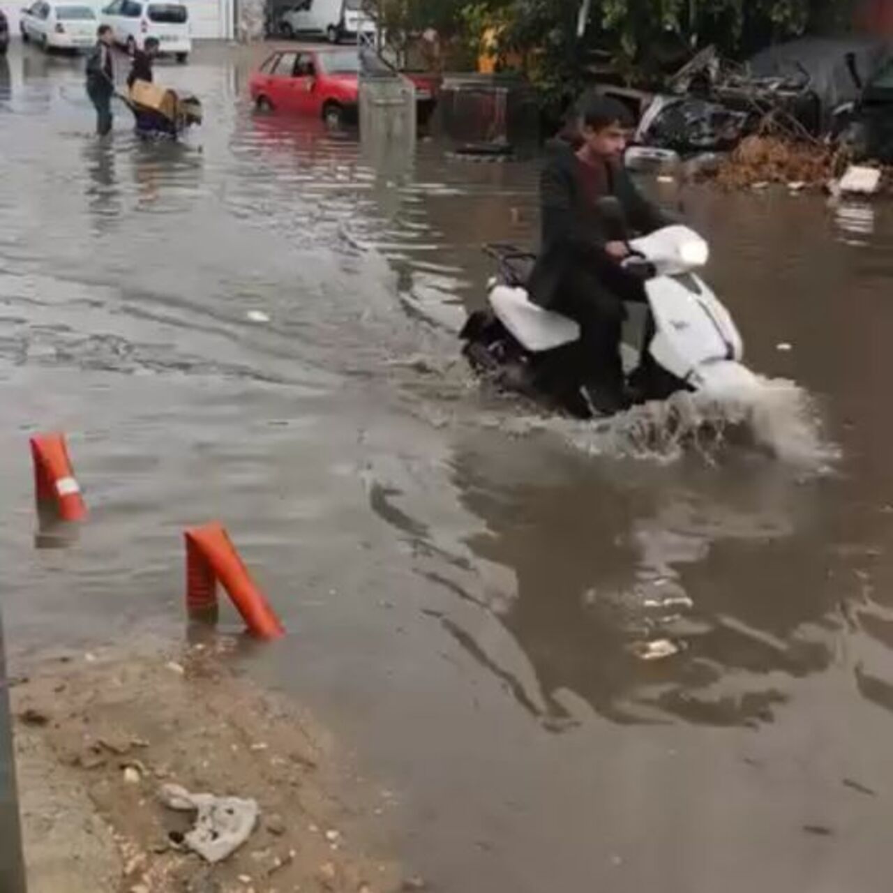 Batman’da sağanak Şırnak’ta kar