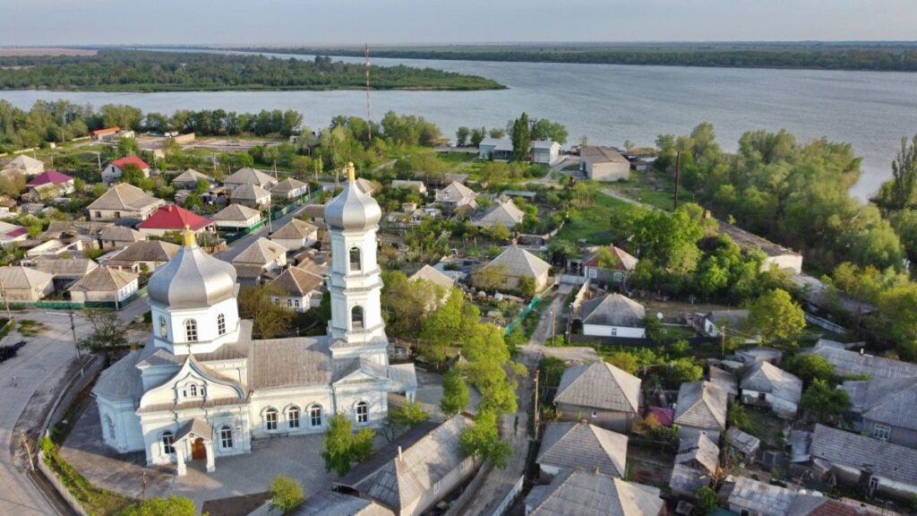 Bu köyün erkekleri birer birer kayboluyor: Kalanlar evde saklanıyor