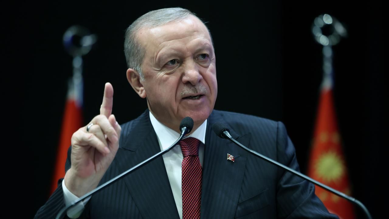Cumhurbaşkanı Erdoğan Özel’e yüklendi: “Hezeyanlarını hicap duyarak takip ettim!”