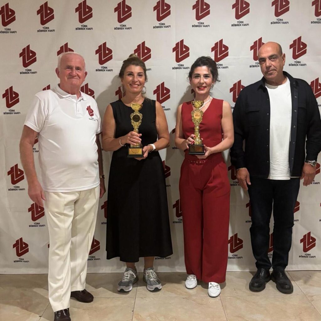 Cumhuriyet coşkusu kortlara taşındı