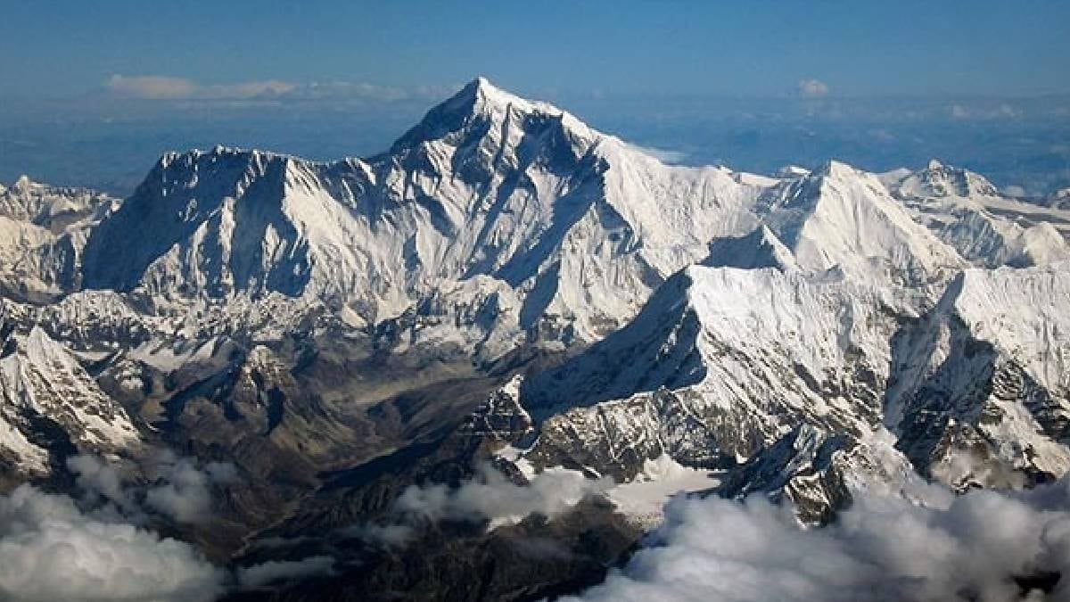 Dünyanın en yükseği Everest değil: 100 kat daha uzun dağlar bulundu