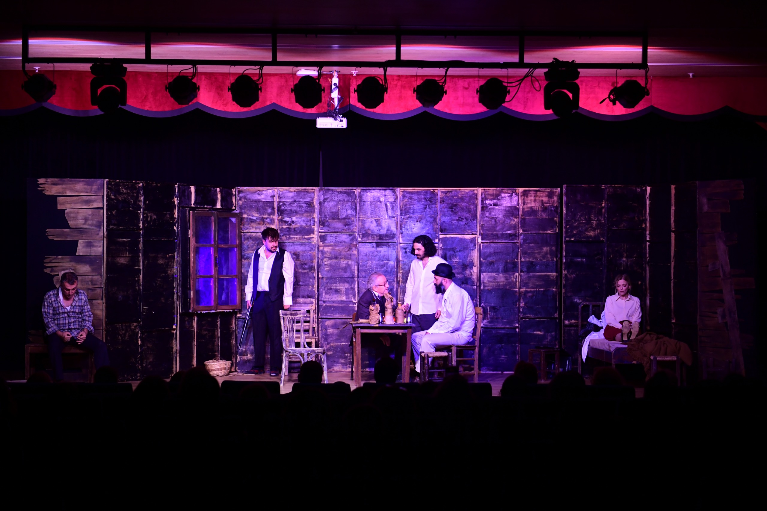 Osmangazi Belediyesi ‘Duvarların Ötesi’ni Sanatseverlerle Buluşturdu