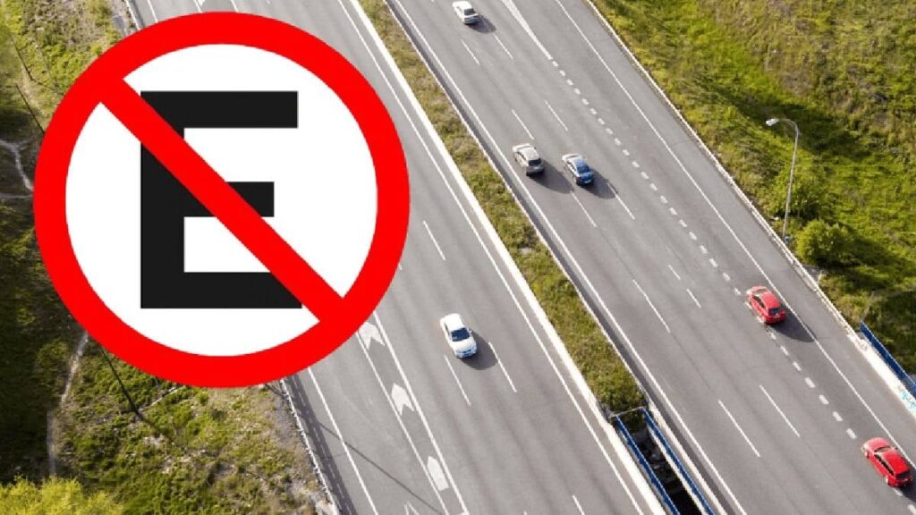 E harfli trafik levhası merak konusu oldu: İşte anlamı