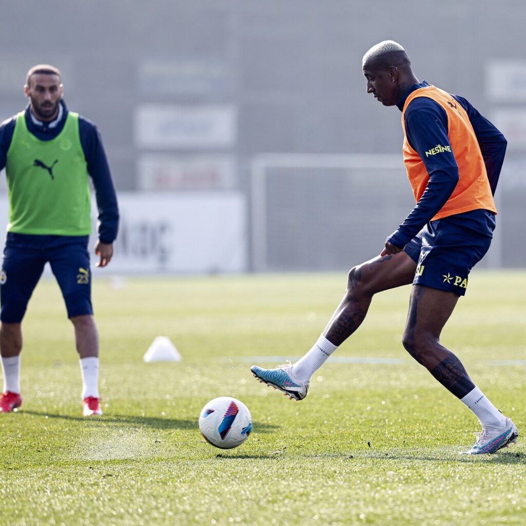 F.Bahçe, Rizespor mesaisine başladı