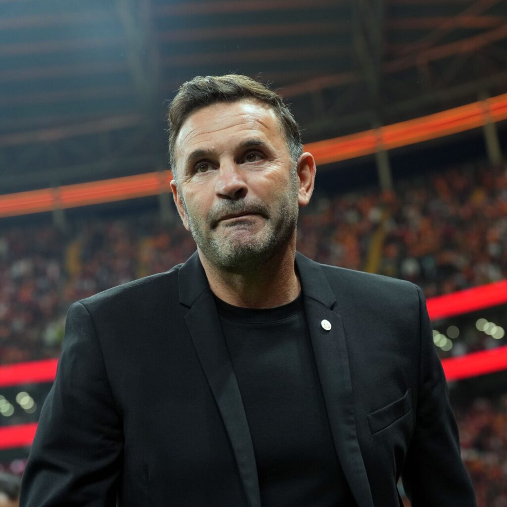 Galatasaray tepetaklak!