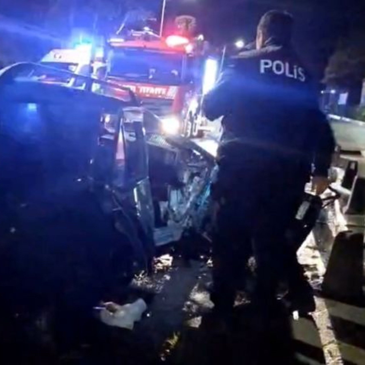 Hatalı sollama kazaya neden oldu: 3 yaralı