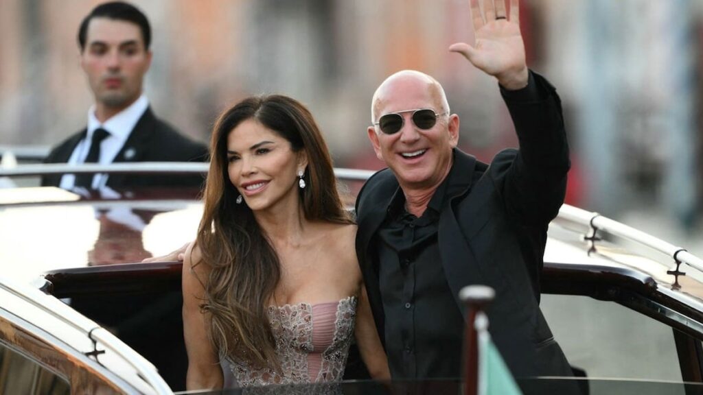 Jeff Bezos: Dünya için B planı yok, fabrikalar ve veri merkezleri Ay’a taşınacak