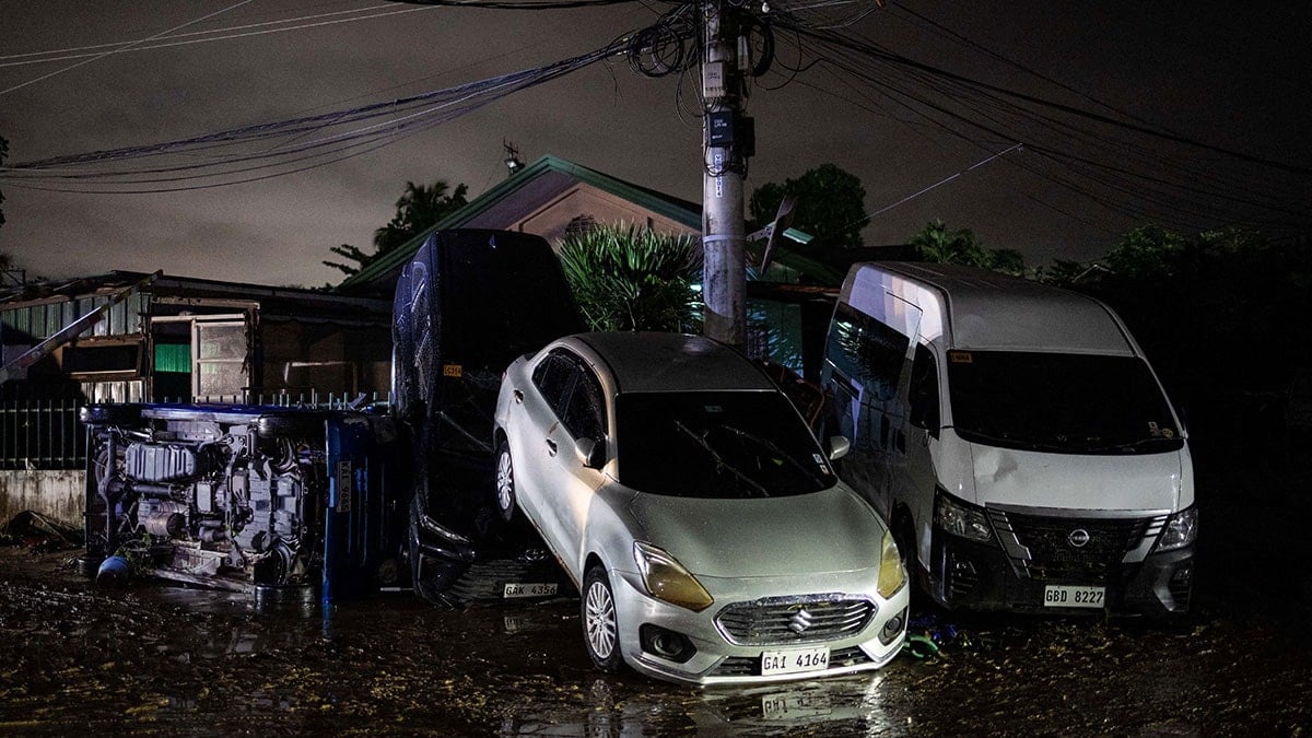 Kalmaegi yıktı geçti, bir gecede sulara gömüldüler! Yardıma giden helikopter düştü: 46 kişi hayatını kaybetti