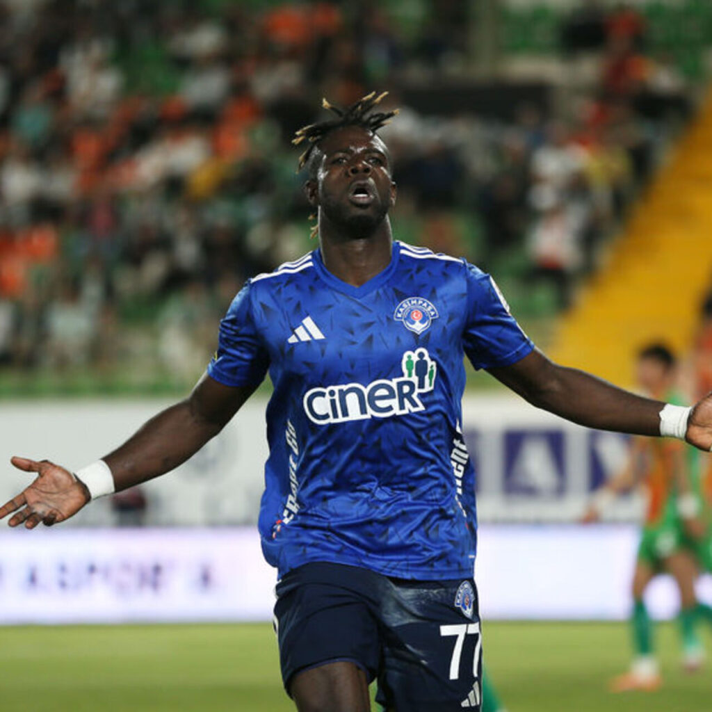 Kasımpaşa, Habib Gueye’yle geri döndü!