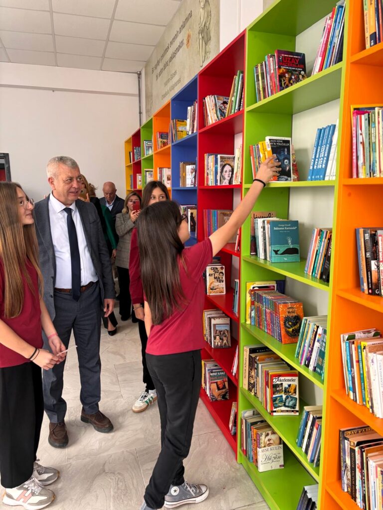 Osmangazi’den Kitapla Büyüyen Nesillere Destek