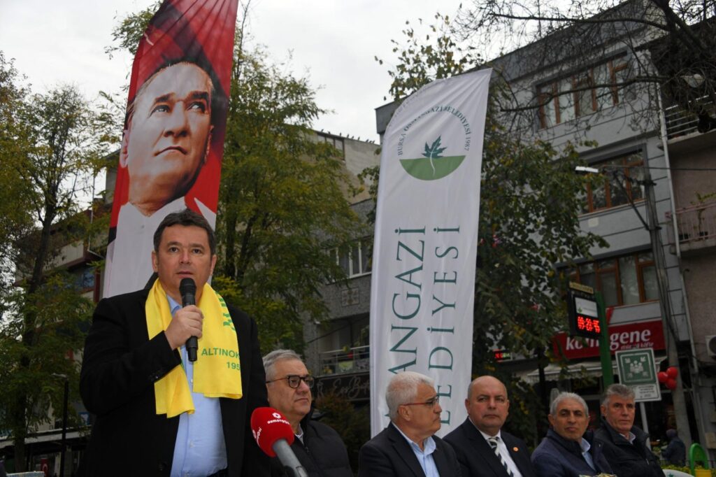 Başkan Erkan Aydın İstiklal Mahallesi’nde Vatandaşlarla Buluştu