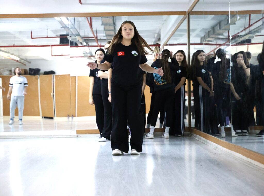 Osmangazi Belediyesi Geleceğin Dansçılarını Yetiştiriyor