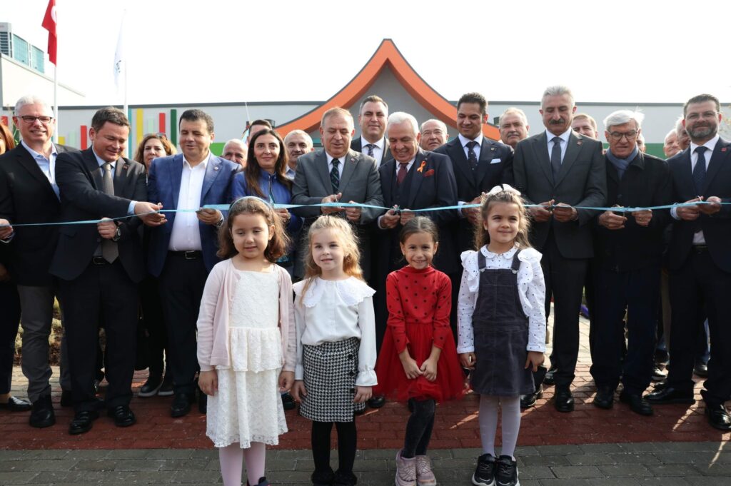 Nilüfer Belediyesi’nin dördüncü kreşi Kerem Özdilek Kreş ve Gündüz Bakımevi açıldı