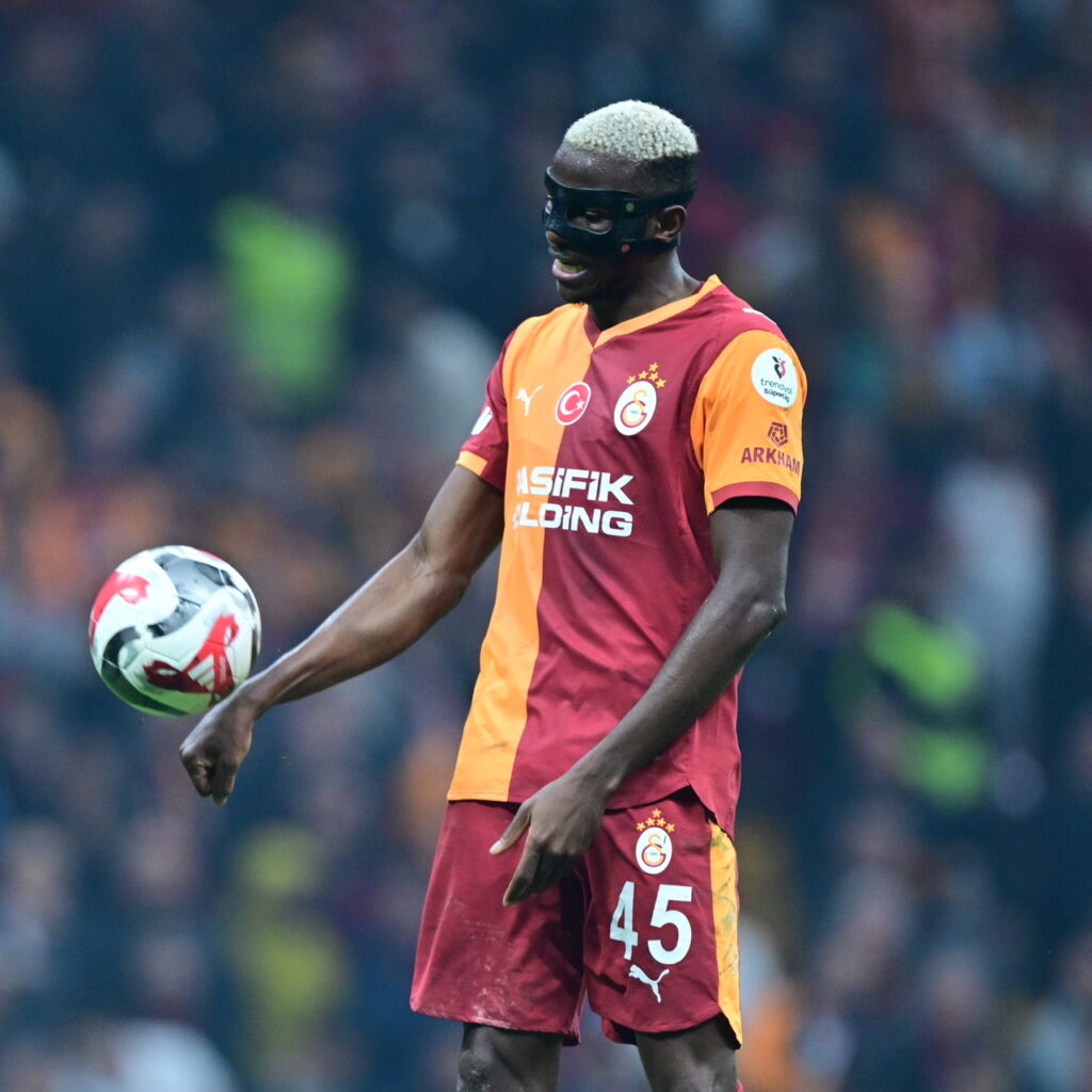 Osimhen’e sakatlık şoku: Gözyaşlarını tutamadı!