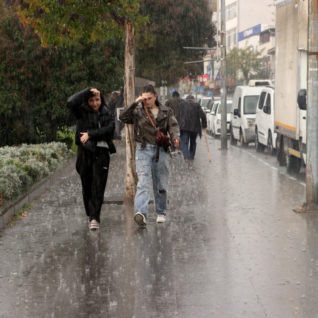 Sağanak yağmur müjdesi! Bu bölgeler dikkat