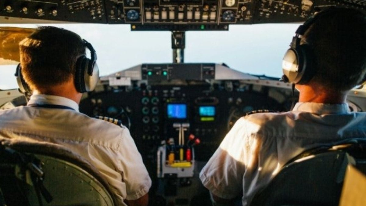 Sahte kaptan pilot aylarca uçak uçurmuş