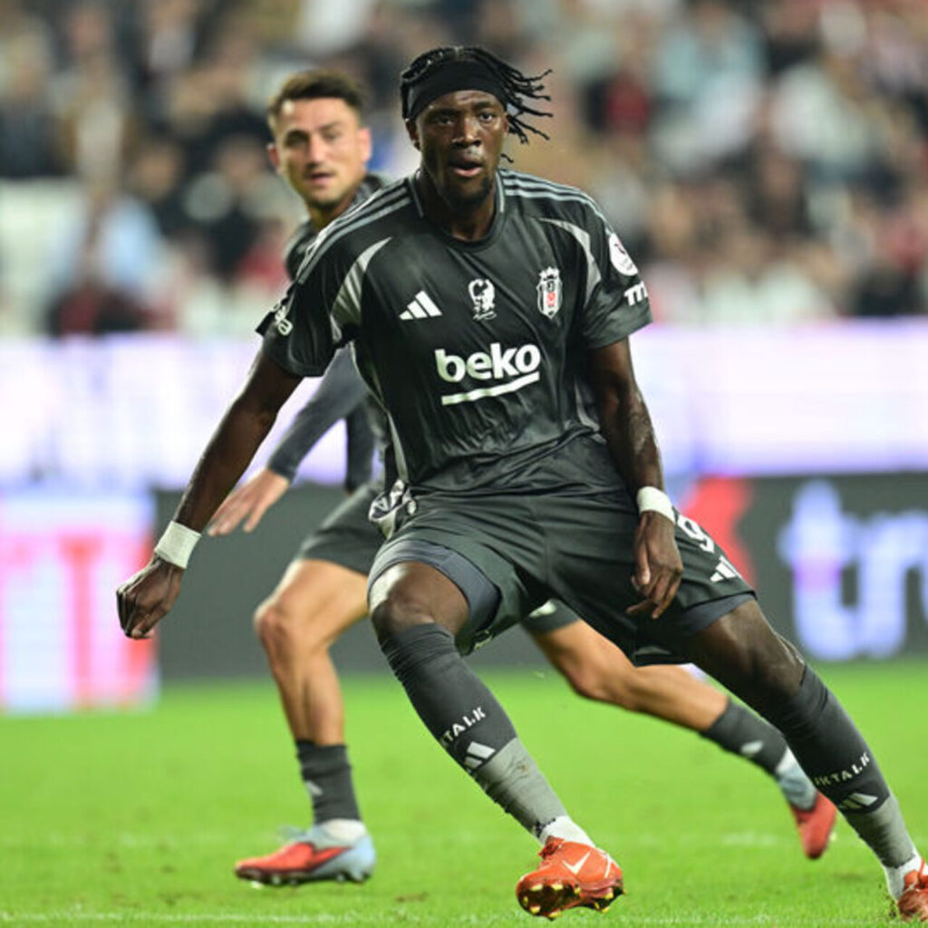 Sezonun gollerinden birini attım