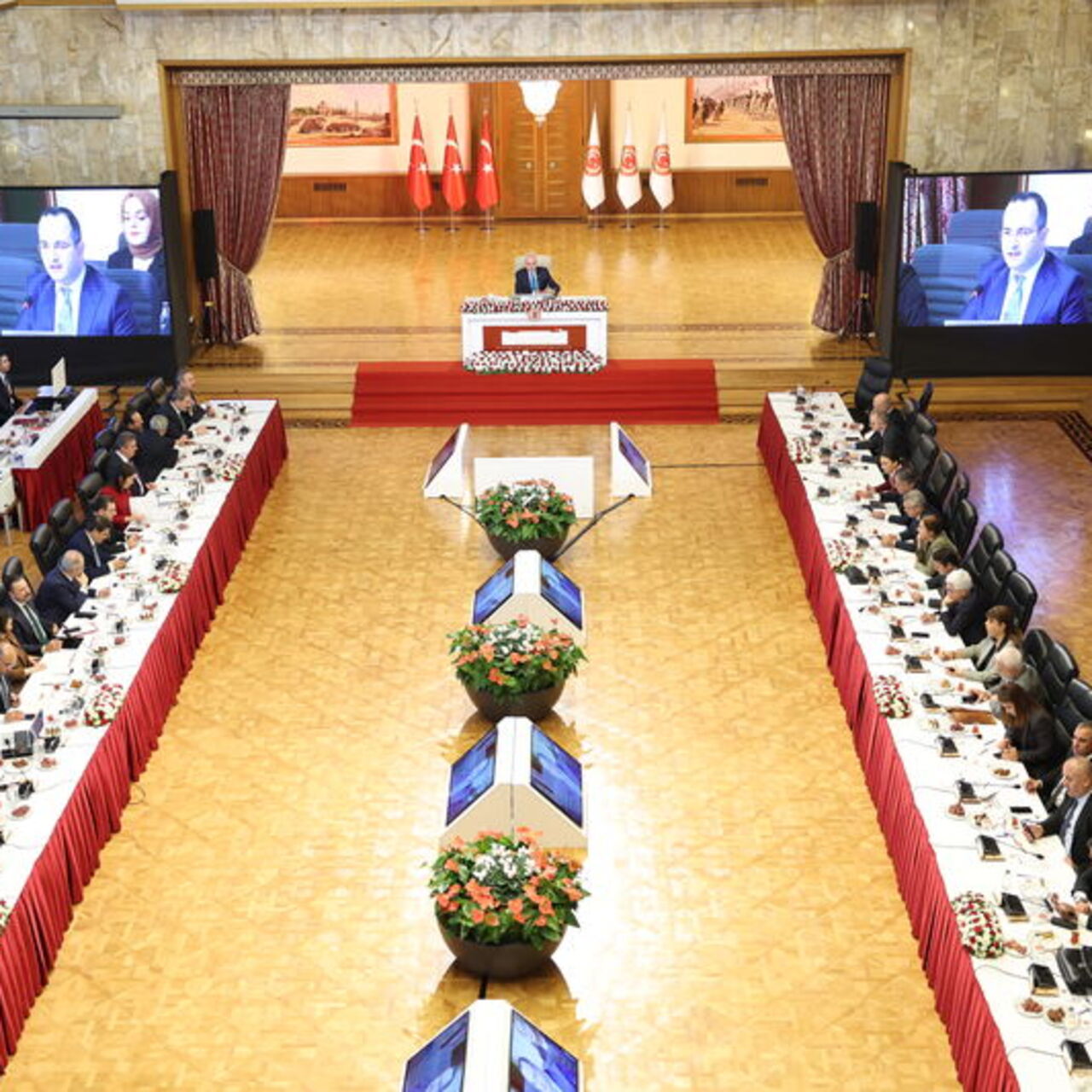 Süreç Komisyonu ertelendi