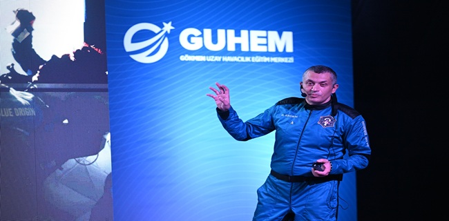 Türkiye’nin 3. Astronotu Gökhan Erdem Uzay Deneyimini GUHEM’de Öğrencilerle Paylaştı