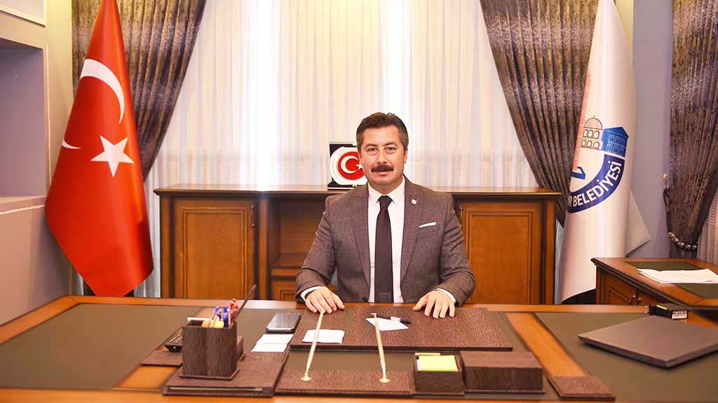 YENİŞEHİR BELEDİYE BAŞKANI ERCAN ÖZEL’DEN ÖĞRETMENLER GÜNÜ MESAJI