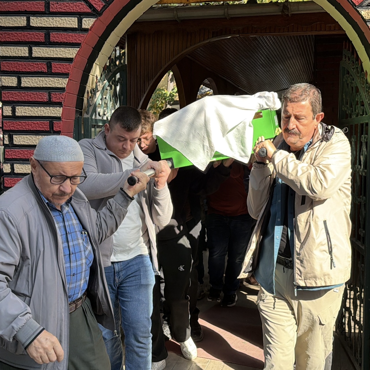 Yaşlı kadının ölümünde engelli oğlu adliyede!