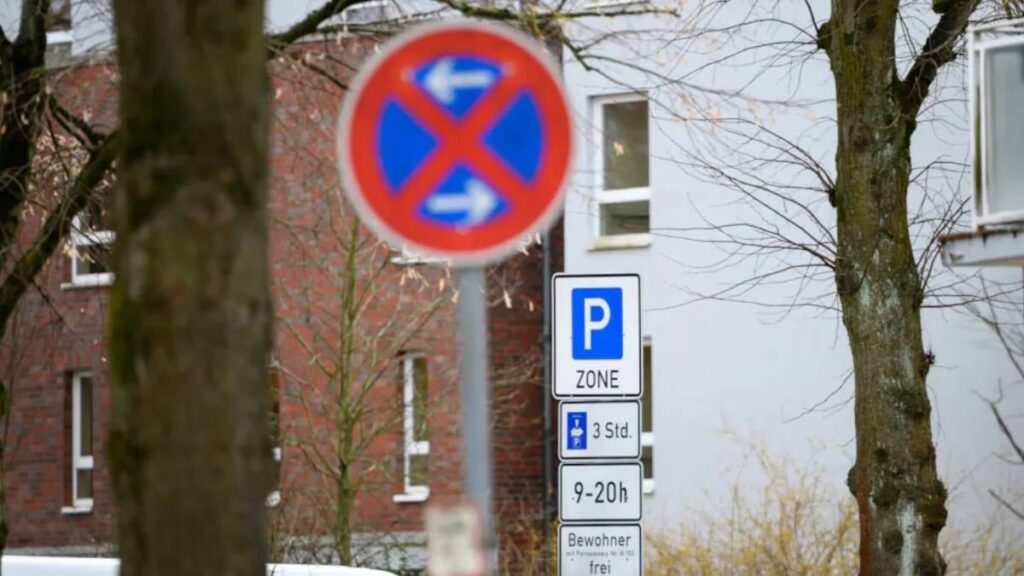 Yeni trafik levhası kafa karıştırdı: Park yasağı değil, anlamı çok daha farklı