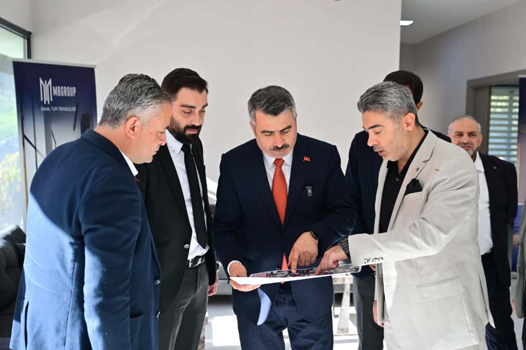 Merdivenli yollar, çıkmaz sokaklar caddelere dönüşüyor