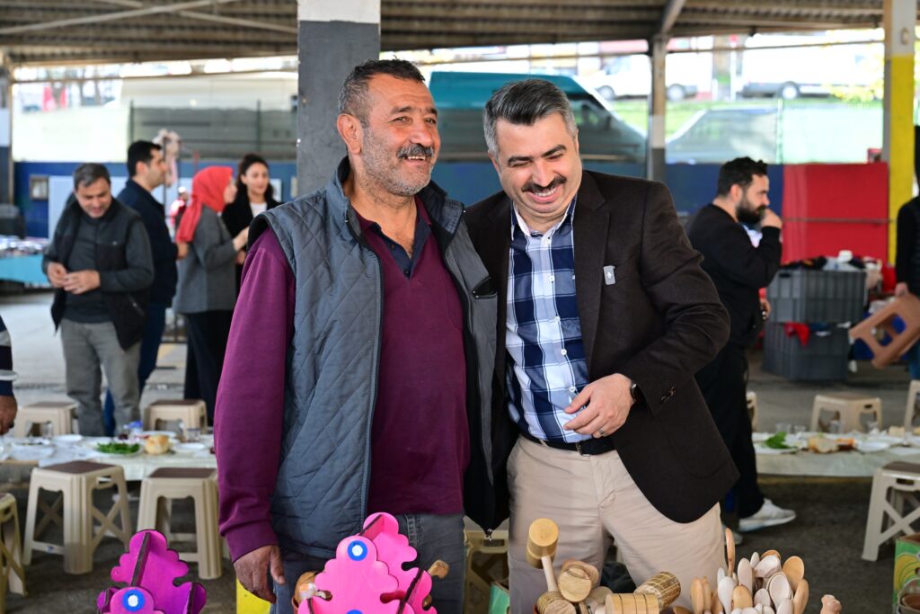 Başkan Yılmaz pazar esnafıyla buluştu