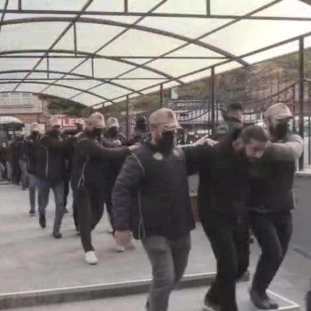 Bakan Yerlikaya açıkladı! Terör örgütü DEAŞ’a 33 ilde operasyon!