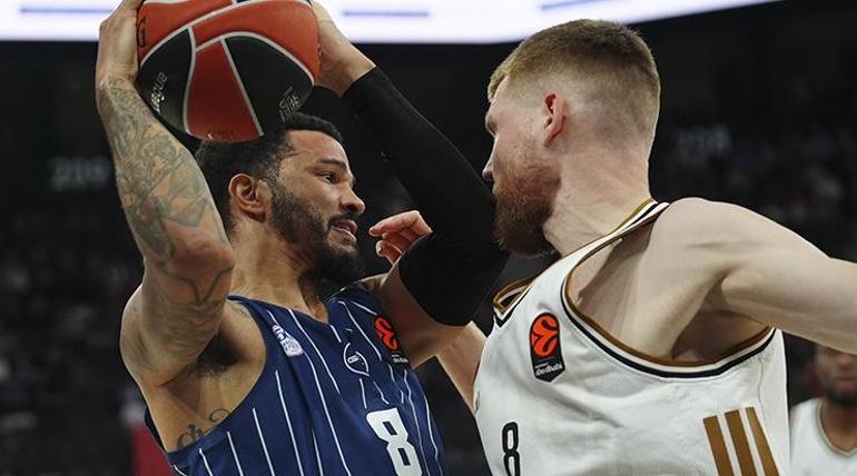 Anadolu Efes, Dubai Basketbola mağlup