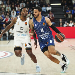 Anadolu Efes, Dubai Basketbol’a diş geçiremedi!