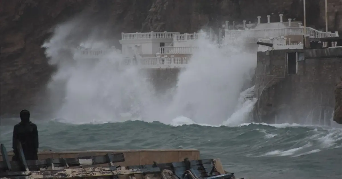 Antalya ve Muğla için şiddetli sağanak ve fırtına uyarısı