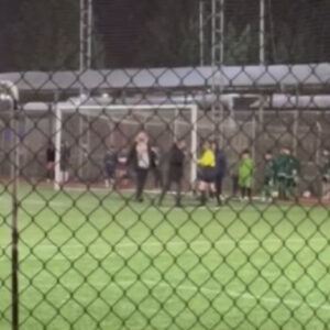 Antrenörden kadın hakeme saldırı!