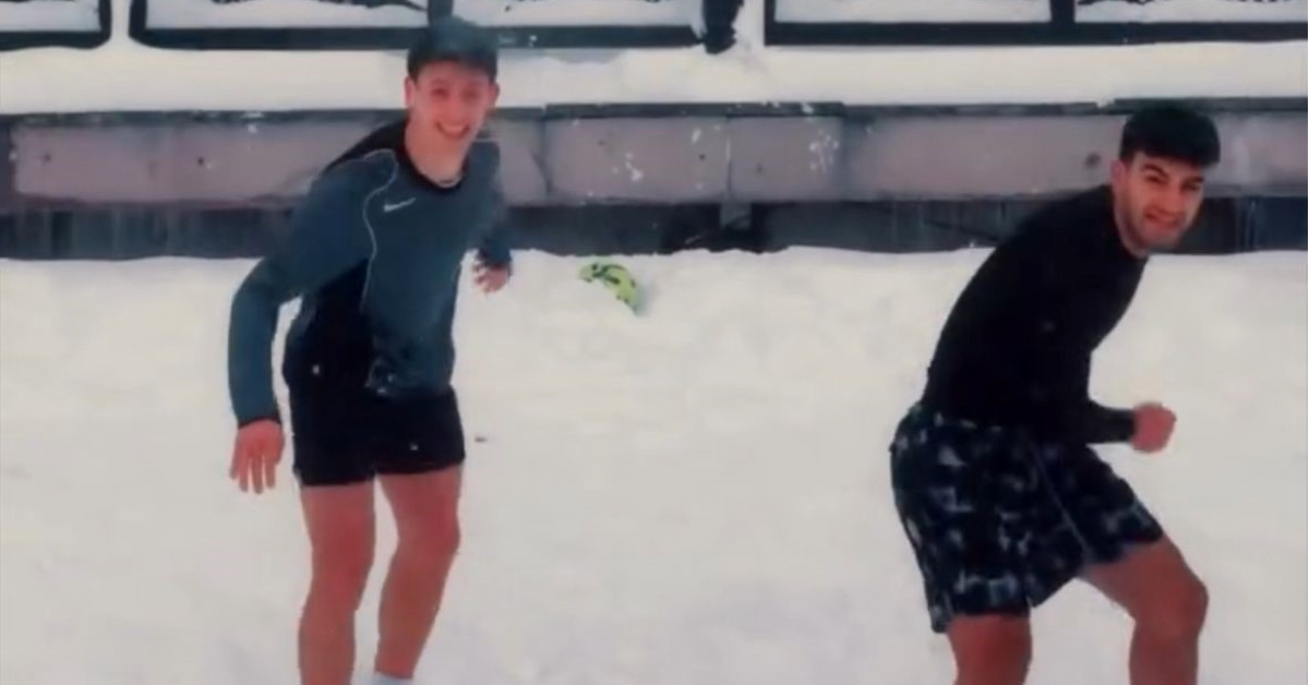 Arda’nın karlı Bolu’da futbol keyfi!