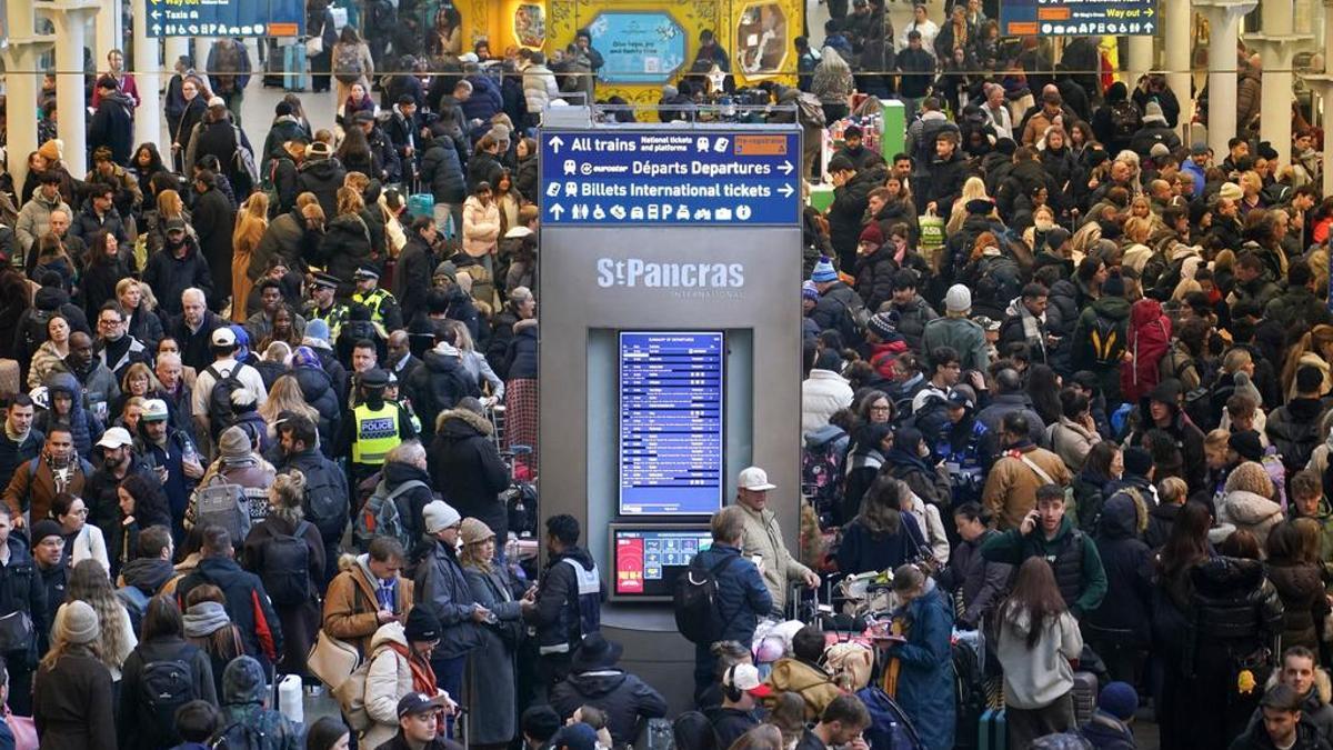 Avrupa'da tren seferlerine 'teknik sorun' engeli: Büyük kentler arası ulaşım durdu
