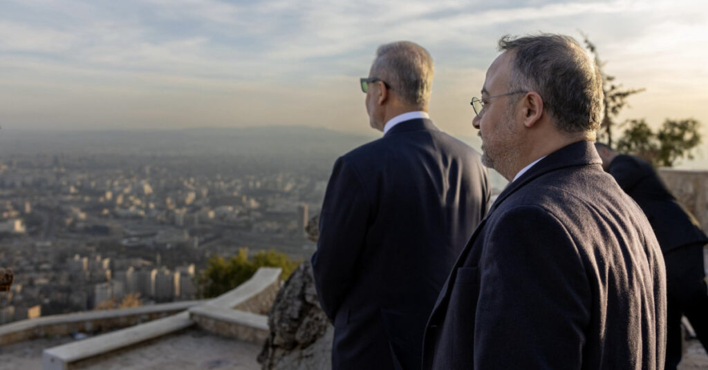 Bakan Fidan, Kasyun Dağı’ndan Şam’ı seyretti