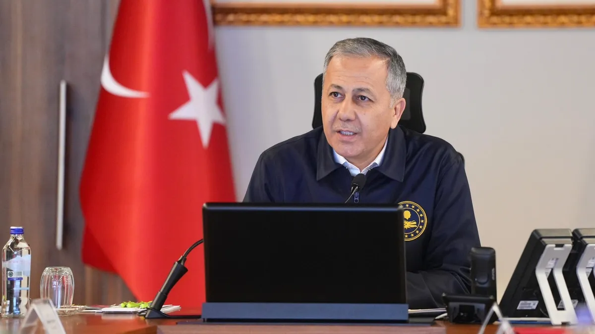 Bakan Yerlikaya’dan yeni yıl öncesi güvenlik toplantısı