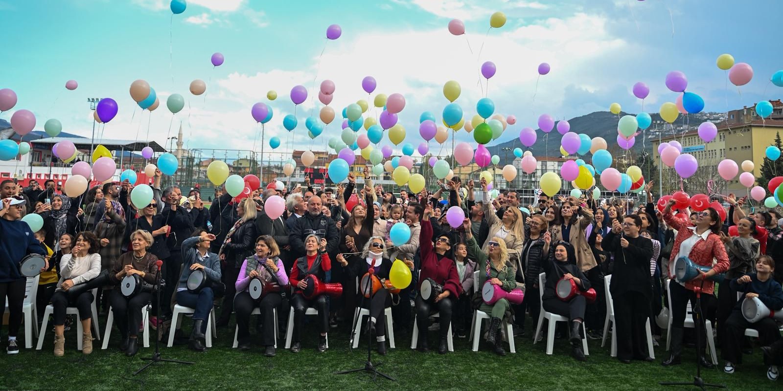 Balonlar Umuda Uçtu