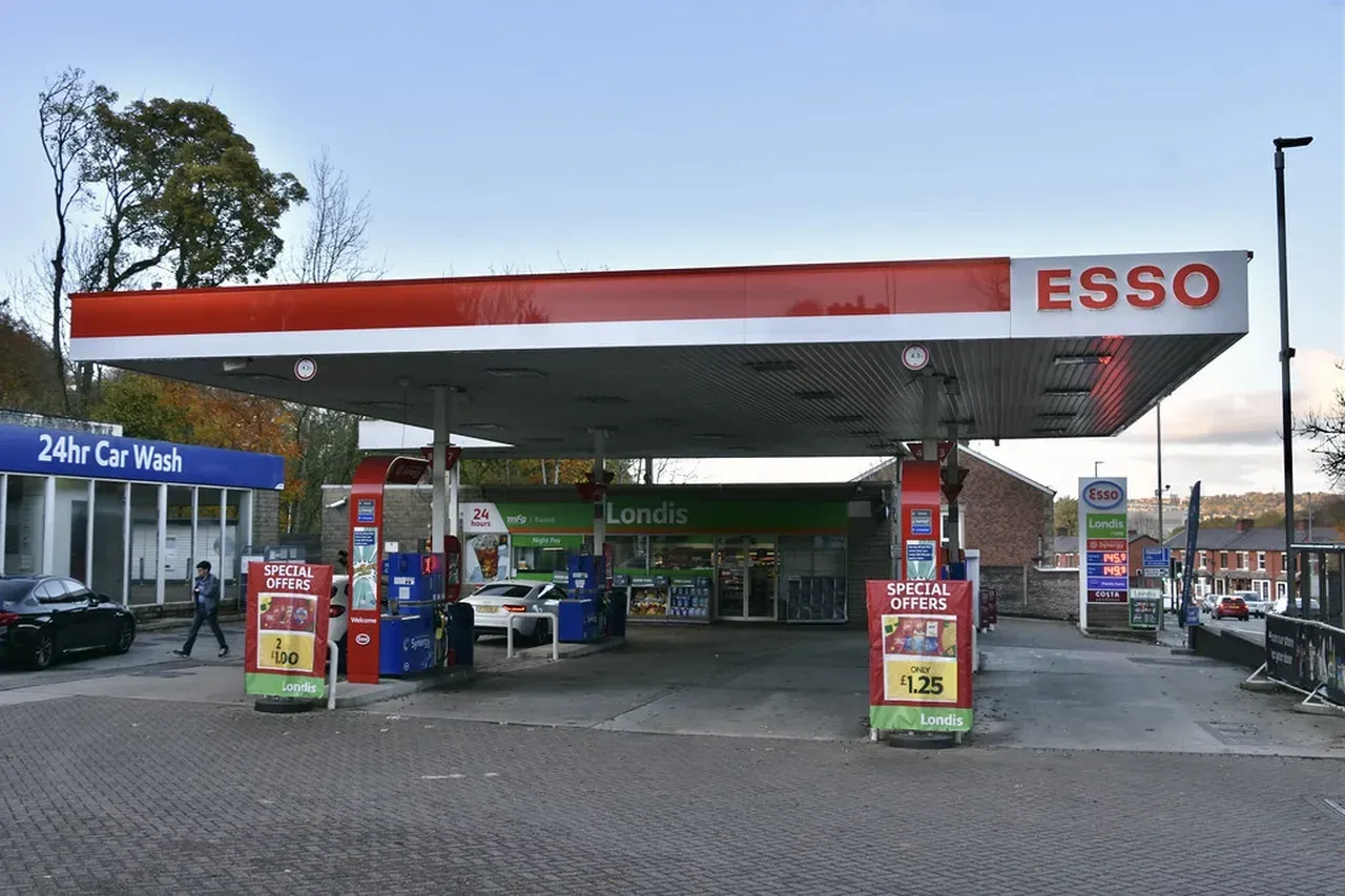 Başına geleceklerden habersiz nakit para ile ödedi hayatı kabusa döndü: 9 aydır otomobiline benzin alamıyor