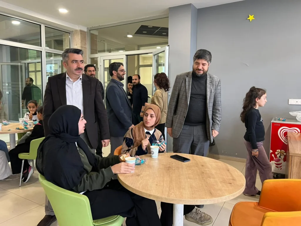 GENÇ DOSTU ŞEHİR YILDIRIM