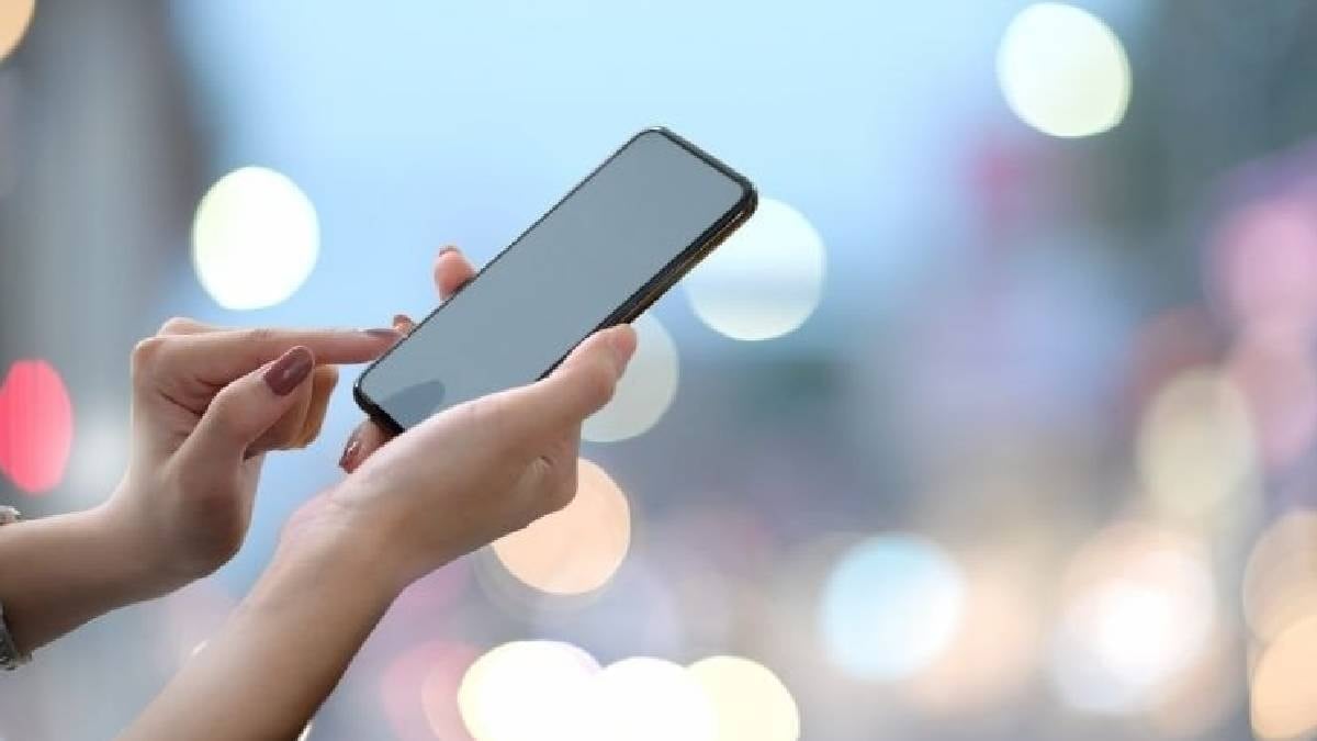 Bu bölgede açık alanlarda cep telefonu kullanmak yasak: Duyan çok şaşırıyor