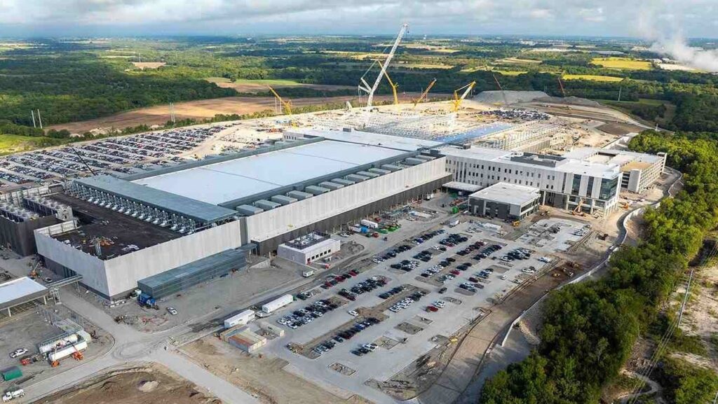 Dev fabrika seri üretime geçti! Günde on milyonlarca çip üretecek