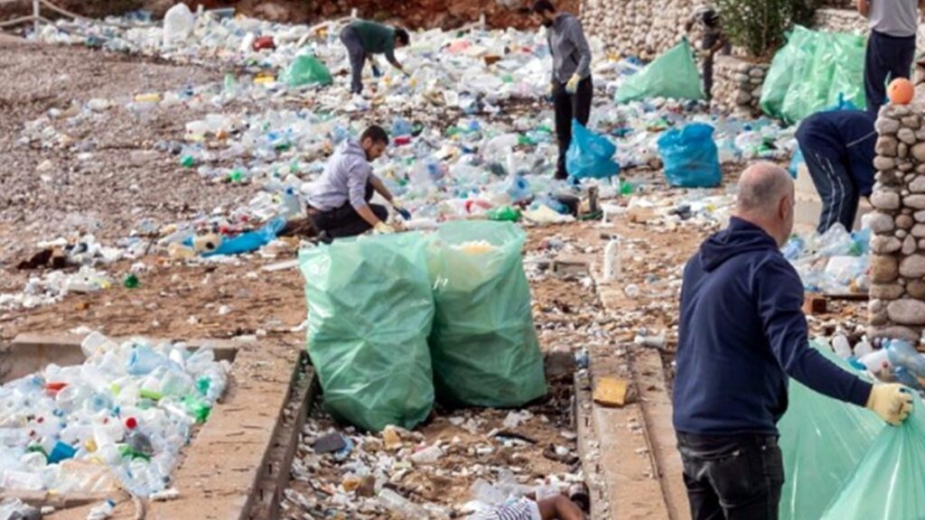 Dünyaca turizm kentinin sahilleri tonlarca çöple doldu