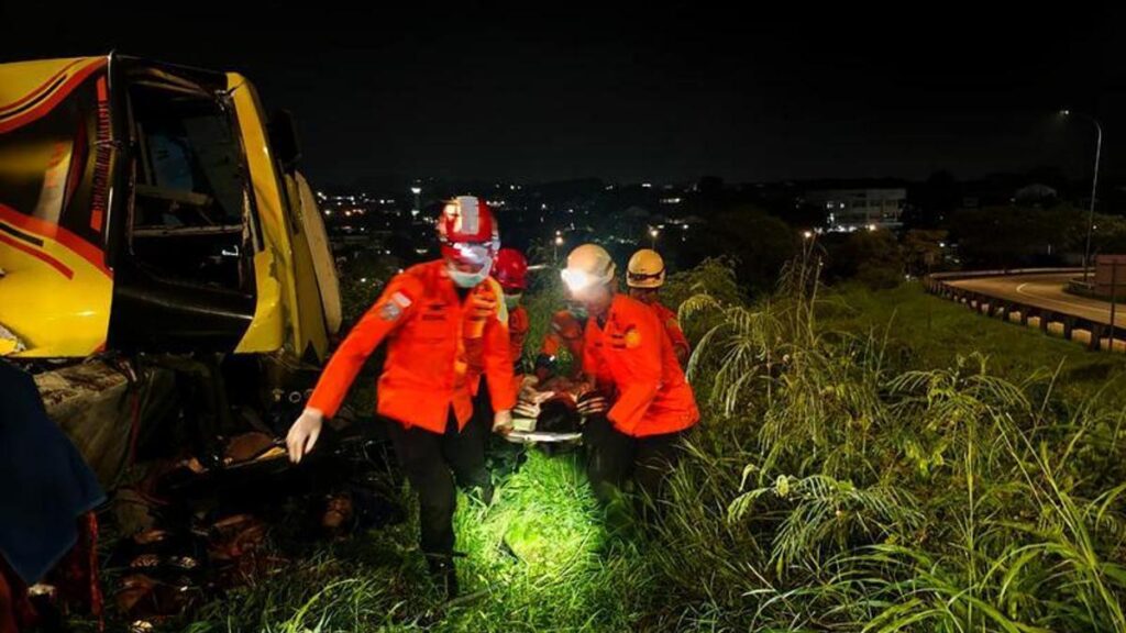 Endonezya’da katliam gibi kaza: 16 kişi öldü