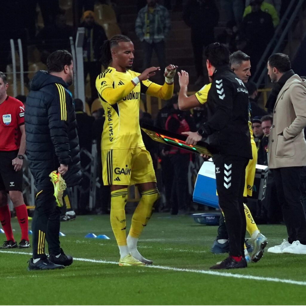 Fenerbahçe’de sakatlık: Archie Brown