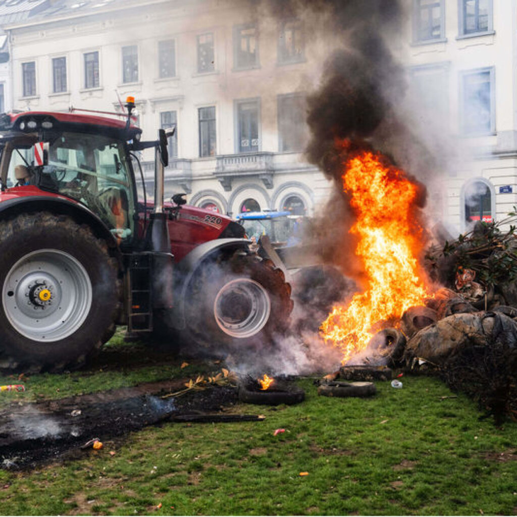 Fransız hükümetten çiftçilere ateşkes teklifi