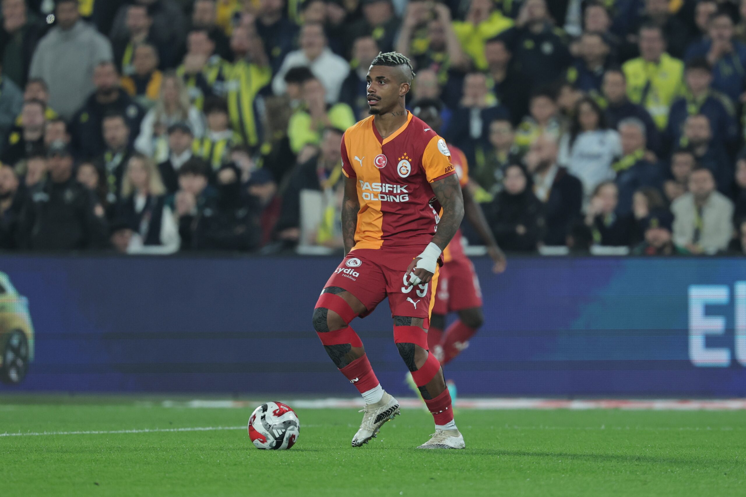Galatasaray’da Lemina yoksa kriz var!