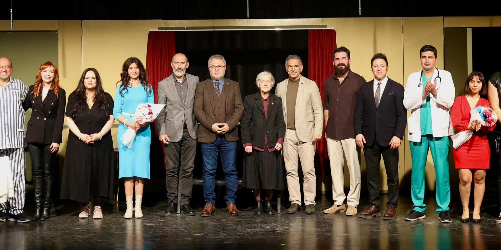 Gemlik’in Gelenekselleşen Tiyatro Festivali Başladı